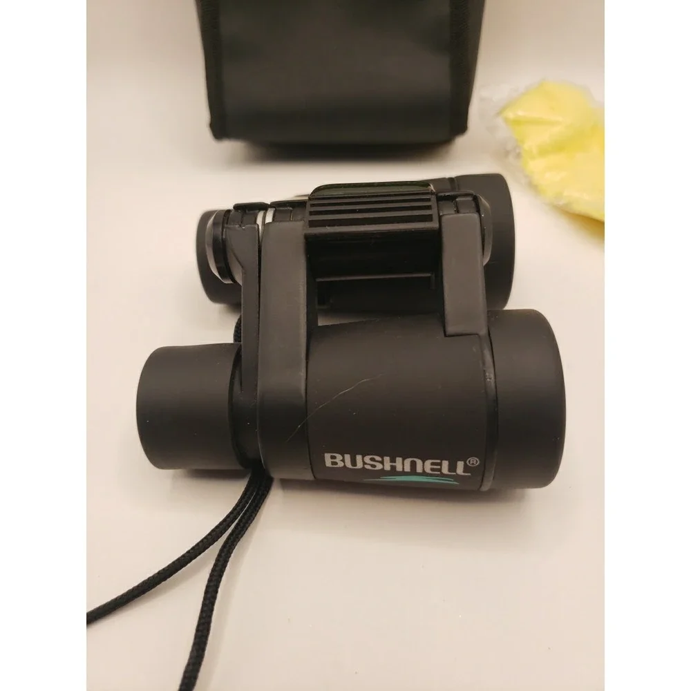 Bushnell 4x30 Insta Focus 288ft at 1000yds Field 5.5 Binoculars W/ Strap & Case